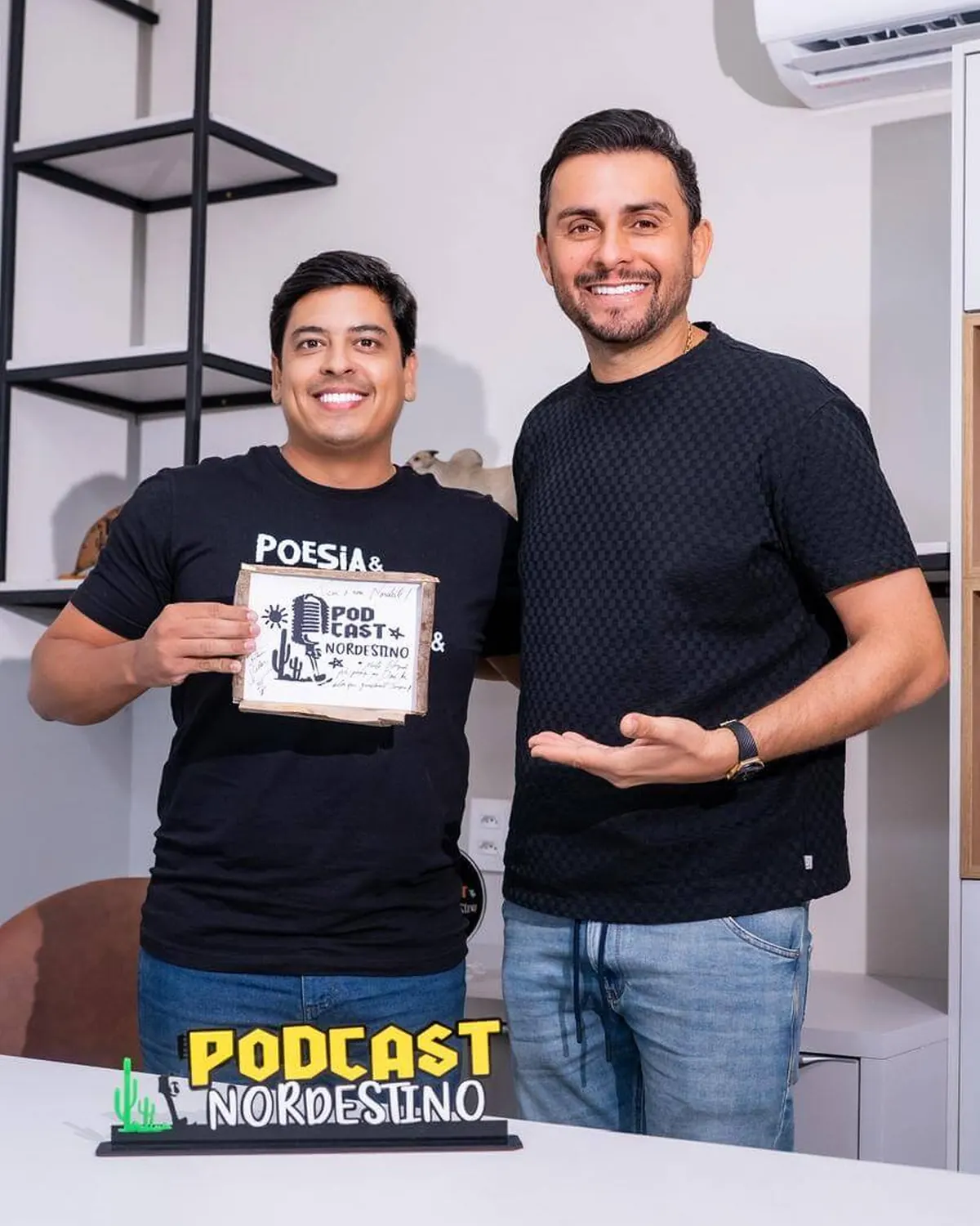 Arthur Farias em foto de autoridade com personalidade